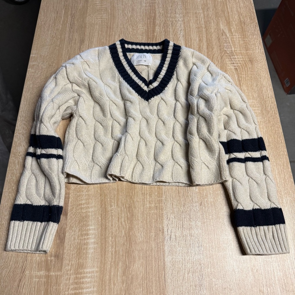Zara Cream & Black Cable Knit V Neck Sweater Preppy Academic Size 9/10 EUC